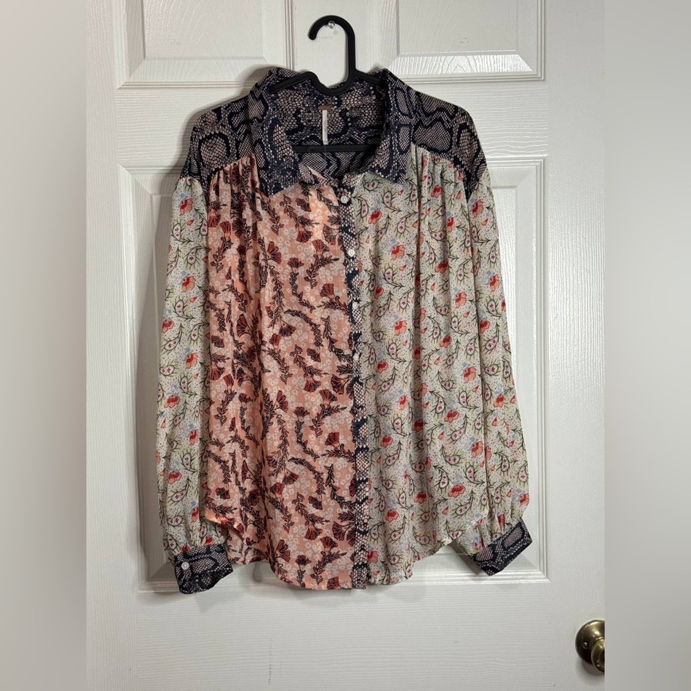 Free People NWT Womens Medium Dani Floral Gauzy Long Sleeve Full Button Blouse